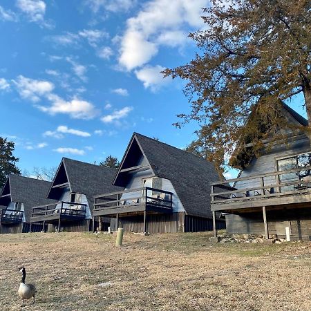Calm Waters Resort Indian Point ภายนอก รูปภาพ