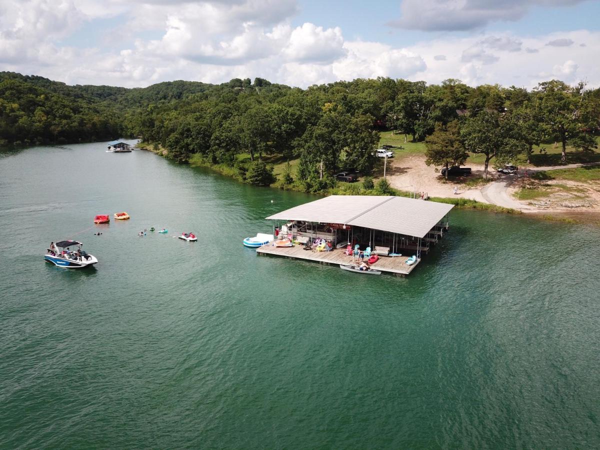 Calm Waters Resort Indian Point ภายนอก รูปภาพ