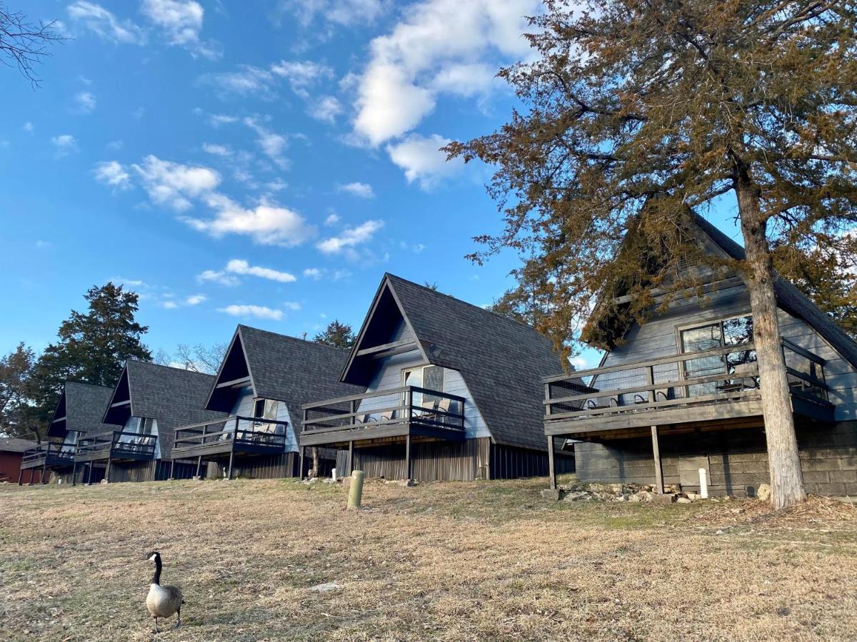 Calm Waters Resort Indian Point ภายนอก รูปภาพ